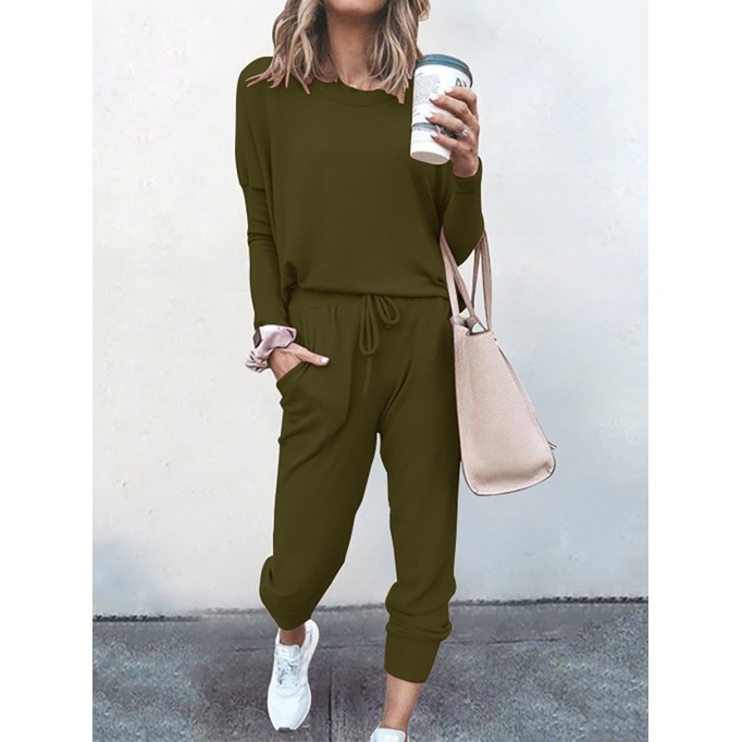 Women's loose fitting solid color long sleeved casual suit